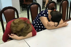 Ổ bạc thuê cả người trông chừng cảnh sát ở Phú Nhuận