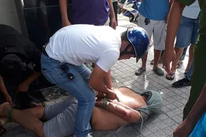 Nữ sinh viên lao xe vào tên cướp giật ở Bình Tân