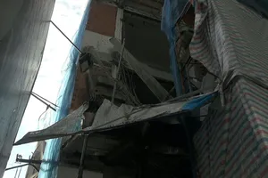 Sập giàn giáo công trình ở quận 3 khiến 3 người thương vong