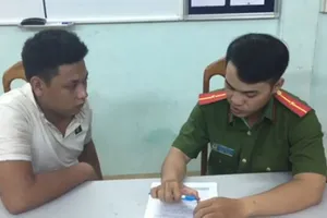 Đi thuê xe bằng giấy giả để bán sang Campuchia 