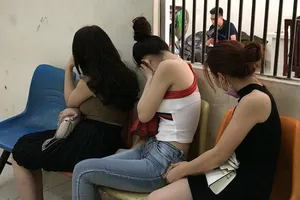 Bắt đường dây mại dâm, đi cả sex tour giá 10 triệu đồng