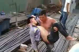 Nam công nhân rơi công trình ở Bình Thạnh đã tử vong