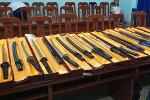 Bộ Công an bắt đường dây buôn bán vũ khí thô sơ lớn ở TP.HCM