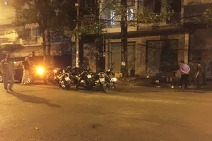 Nghi nổ súng truy sát ở Bình Thạnh, 1 người nguy kịch