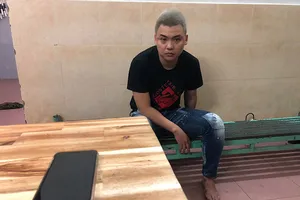 Phó Công an quận 1 TP.HCM lao ra đường phố bắt cướp