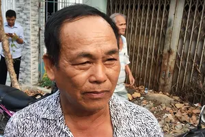 Cha ruột và lối xóm nói gì về Phúc XO?