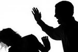 Nhóm đòi nợ đánh cô gái 18 tuổi đến sảy thai ở Bình Chánh