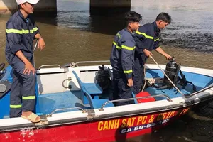 Người đàn ông nhảy cầu Kinh Thanh Đa, quận Bình Thạnh