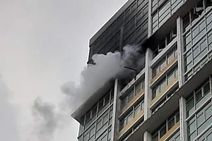 Cháy chung cư Vista An Phú, dân hoảng loạn tháo chạy