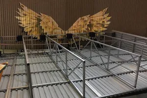 Biển quảng cáo siêu thị E-mart bị đổ, 4 người bị thương