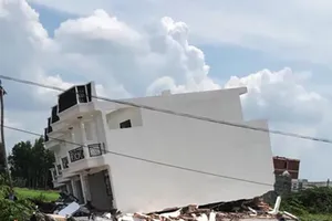 Công trình xây dựng tiền tỉ bị sụt lún phải đập bỏ ở quận 12 