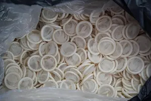 Sản xuất bao cao su giả, 4 người bị công an bắt giam