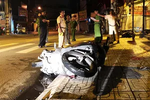 Chạy xe ‘kẹp 3’ gặp tai nạn, 3 người thương vong