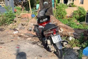 Trộm phải chiếc xe gắn định vị, kẻ gian mang vứt vào nghĩa địa