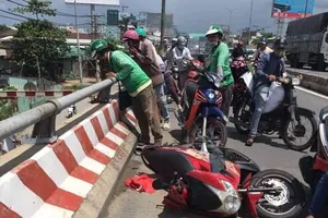 Say xỉn, rơi xuống gầm cầu thoát chết hi hữu