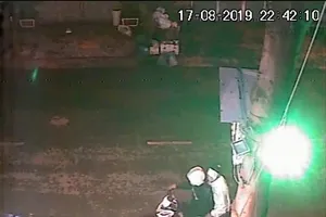 Truy xét nhóm tạt sơn, mắm tôm 'khủng bố' nhà dân quận 7