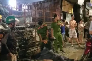 Tài xế xe công nghệ gục chết khi đi bộ mua xăng