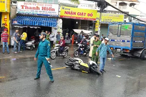 Xe tải mất thắng cuốn hai xe máy, một người tử vong ở Gò Vấp