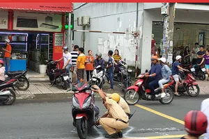 Ngã ở tốc độ cao, người đàn ông đập đầu xuống đường tử vong