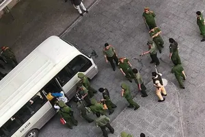 Kiểm tra chung cư, phát hiện nhiều người nghi sử dụng ma túy