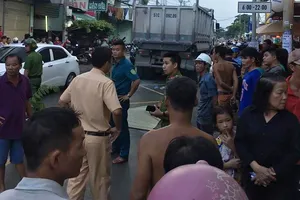 Cô gái trẻ bị xe ben chạy giờ cấm cán chết ở quận 9