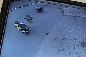 Băng dàn cảnh móc túi, đâm người can thiệp ở quận 12