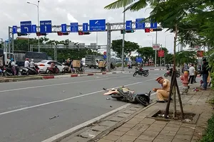 Đi khám bệnh, cả gia đình bị tai nạn, 4 người thương vong