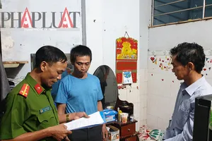 Công an trắng đêm khám xét nơi ở của băng móc túi Suối Tiên