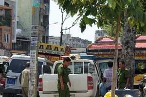 Bé gái sáu tuổi nghi bị cha dượng đánh, gí thuốc lá vào người