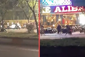 Nhóm người rượt chém nhau trước quán karaoke ở Bình Tân