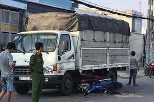 Cướp giật làm 2 cha con bị nạn ở Hóc Môn