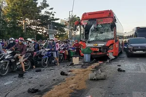 Bình Tân: 2 xe khách va chạm, nhiều người bị thương
