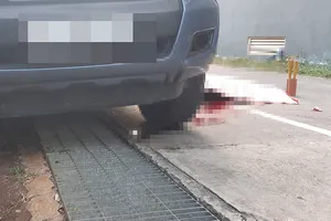 Rơi từ chung cư ở Bình Tân, một phụ nữ tử vong