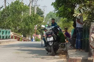 Người dân được phát giấy truy tìm vật chứng vụ Tuấn ‘khỉ’