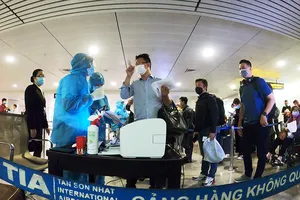 Lá chắn COVID-19 ở sân bay Tân Sơn Nhất 