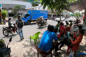 Nhiều phi công tiếp xúc gần với ca nhiễm ở quận 2 đã bay