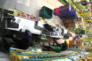 Công an TP.HCM bắt gọn nhóm cướp cửa hàng Bách Hóa Xanh