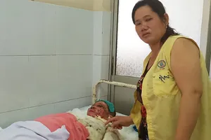 Người phụ nữ bị người tình tạt axit ở Bình Tân không qua khỏi