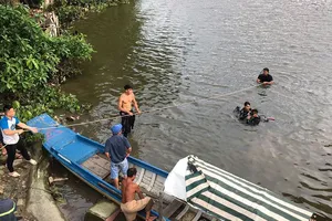 Người đàn ông ngã xuống sông tử vong khi câu cá ở sông Sài Gòn