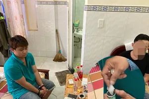 14 thanh niên dương tính ma túy trong 1 nhà nghỉ ở Bình Tân