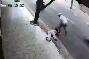 Bắt nhóm cướp giật kéo lê cô gái trên đường ở Tân Bình