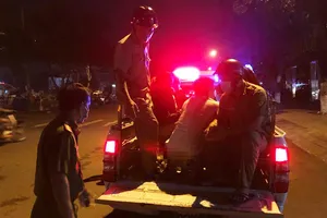 Hàng chục dân chơi dương tính ở phòng thu âm bị đưa lên phường