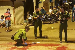 Chặn đường, chém người cướp xe lúc rạng sáng ở Bình Tân