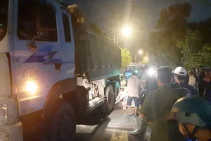 Thanh niên tránh ổ gà bị xe ben cán tử vong ở Bình Chánh
