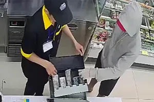 Bắt thanh niên dùng dao cướp Ministop ở Tân Phú