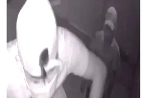 Trộm dọa bắn người dân ở Hóc Môn