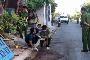 Mâu thuẫn, 4 thanh niên 'quậy' tiệm massage ở Bình Chánh