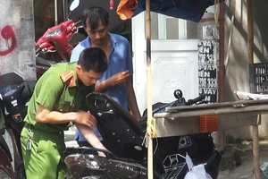 Bị đạp vào bụng, chạy vào bếp lấy dao đâm chết người