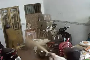 Quận 5: Xịt hơi cay, tấn công người dân giữa ban ngày