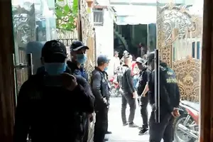 Nhóm đòi nợ thuê xông vào nhà dân, công an phải giữ trật tự